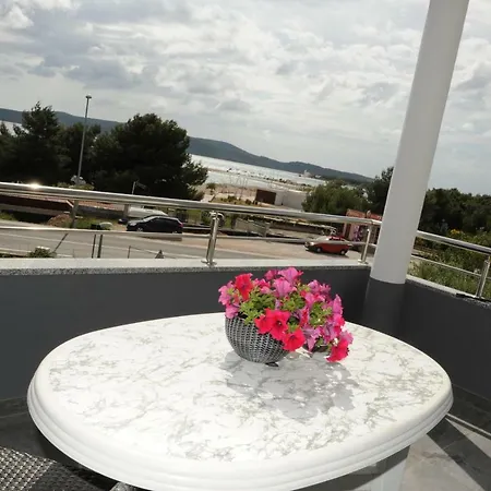 Odak Apartment *