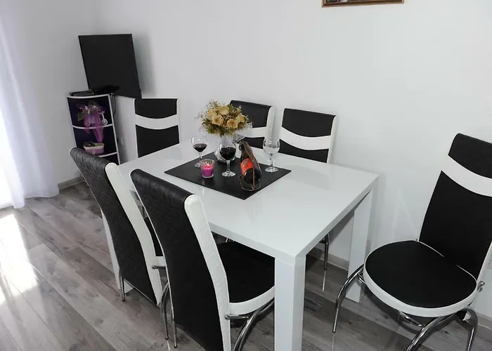 Odak * Brodarica (Sibenik-Knin)