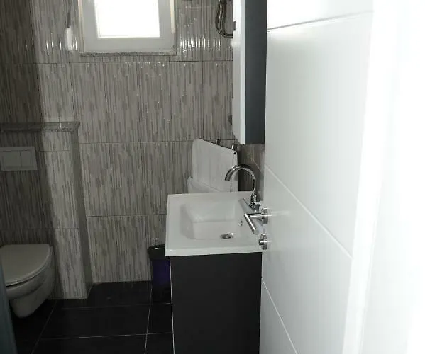 Odak * Brodarica (Sibenik-Knin)