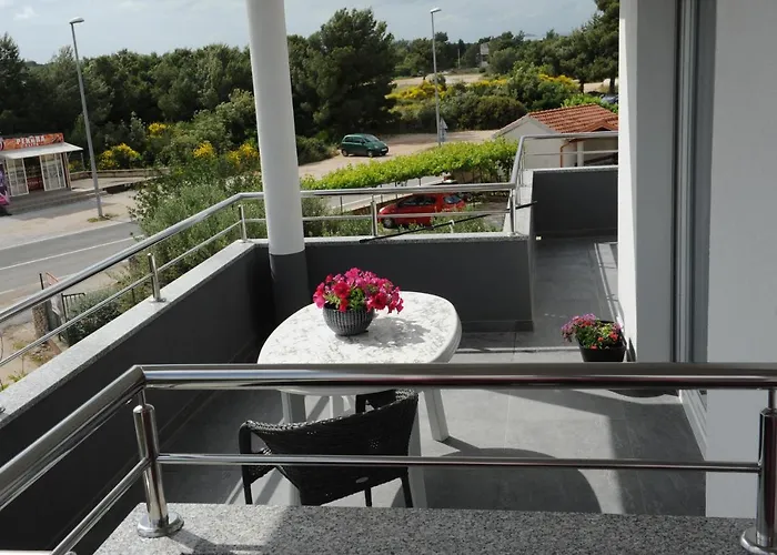 Odak * Brodarica (Sibenik-Knin)